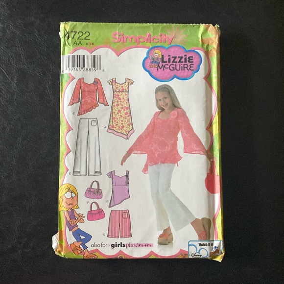 Simplicity 4722  Lizzie McGuire uncut sewing pattern - Picture 1 of 4